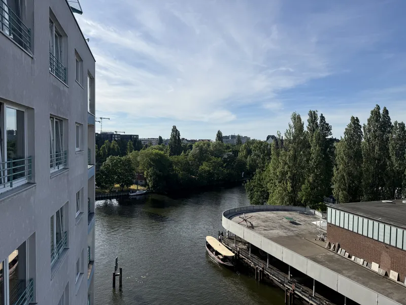 Exklusive Wasserblick-Wohnung an der Spree | Voll möbliert | Balkon | Tiefgarage | Concierge | Charl — photo 1